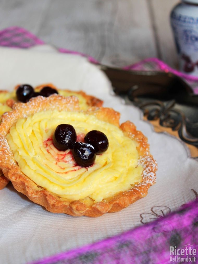 Crostatine Alla Crema Con Amarene Ricettedalmondo It