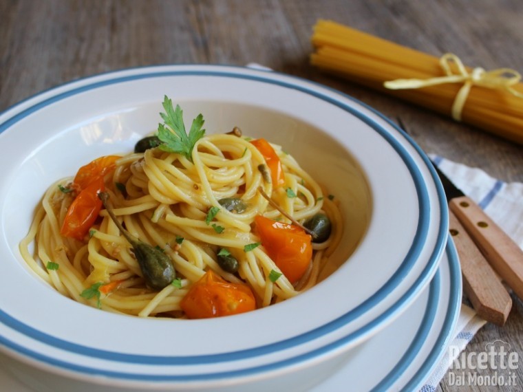 Spaghetti Con Pomodorini Gialli Del Vesuvio E Capperi