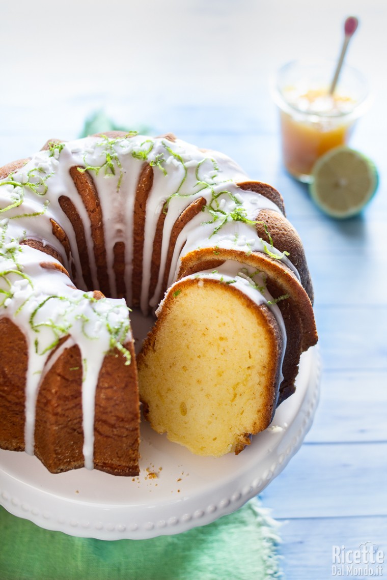 Come fare la bundt cake al limone soffice e profumata