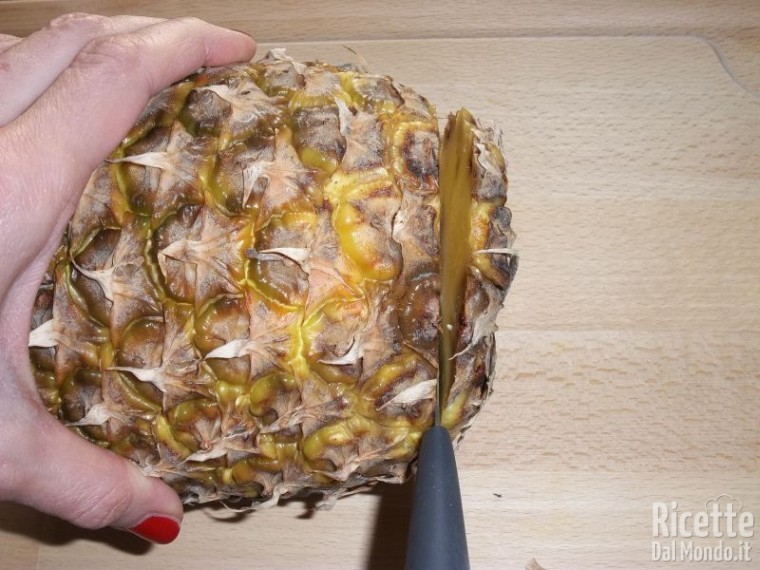 Come pulire e tagliare l'ananas fresco