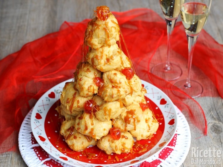 Croquembouche, ricetta tipica francese | RicetteDalMondo