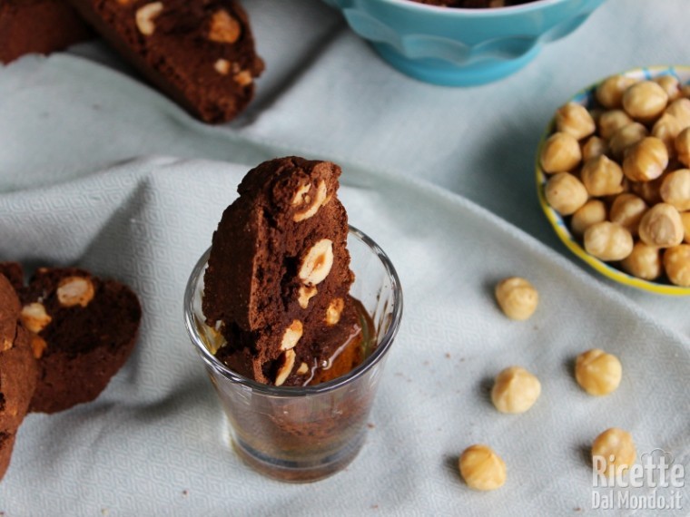 Ricetta Cantucci al cioccolato e nocciole 