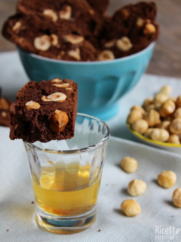 Cantucci al cioccolato e nocciole originali