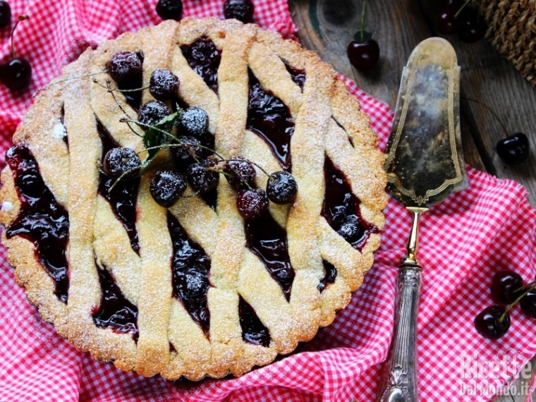 Crostata Di Ciliegie Fresche Ricettedalmondo It