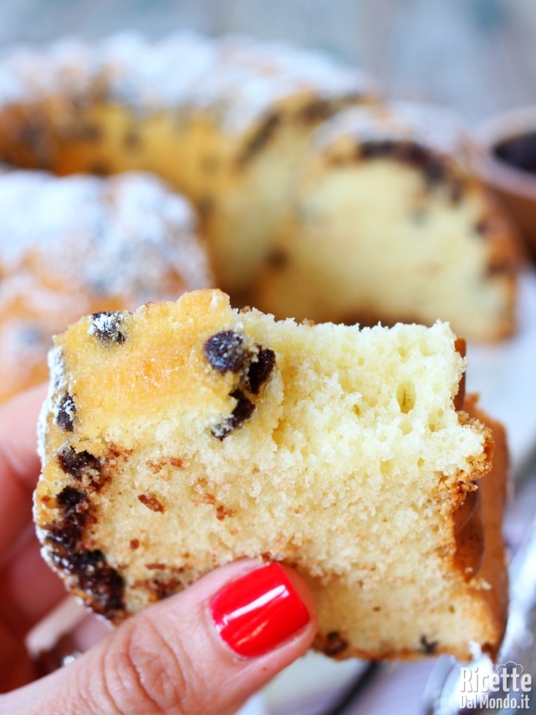 Ciambella Sofficissima Con Gocce Di Cioccolato