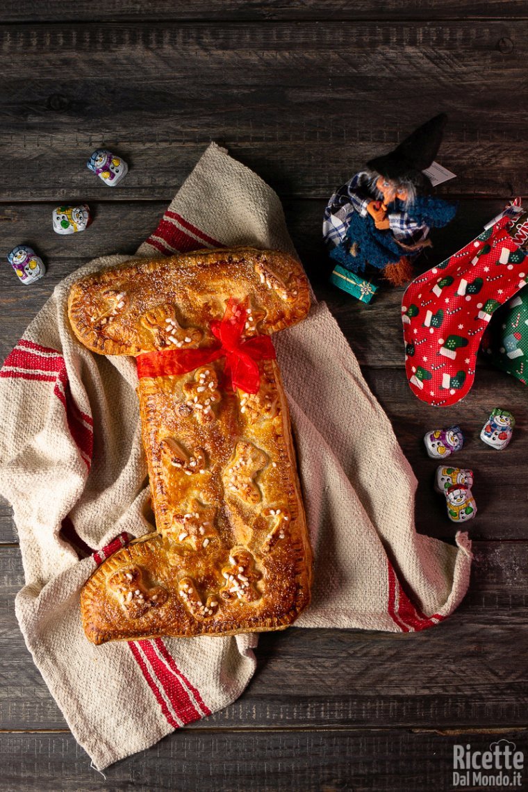 Calza della befana di pasta sfoglia. Ricetta dell'epifania