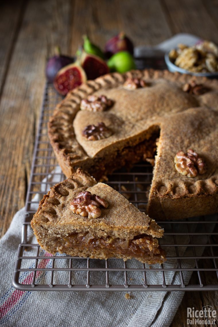 Crostata ripiena di fichi e noci integrale (Ricetta della ...