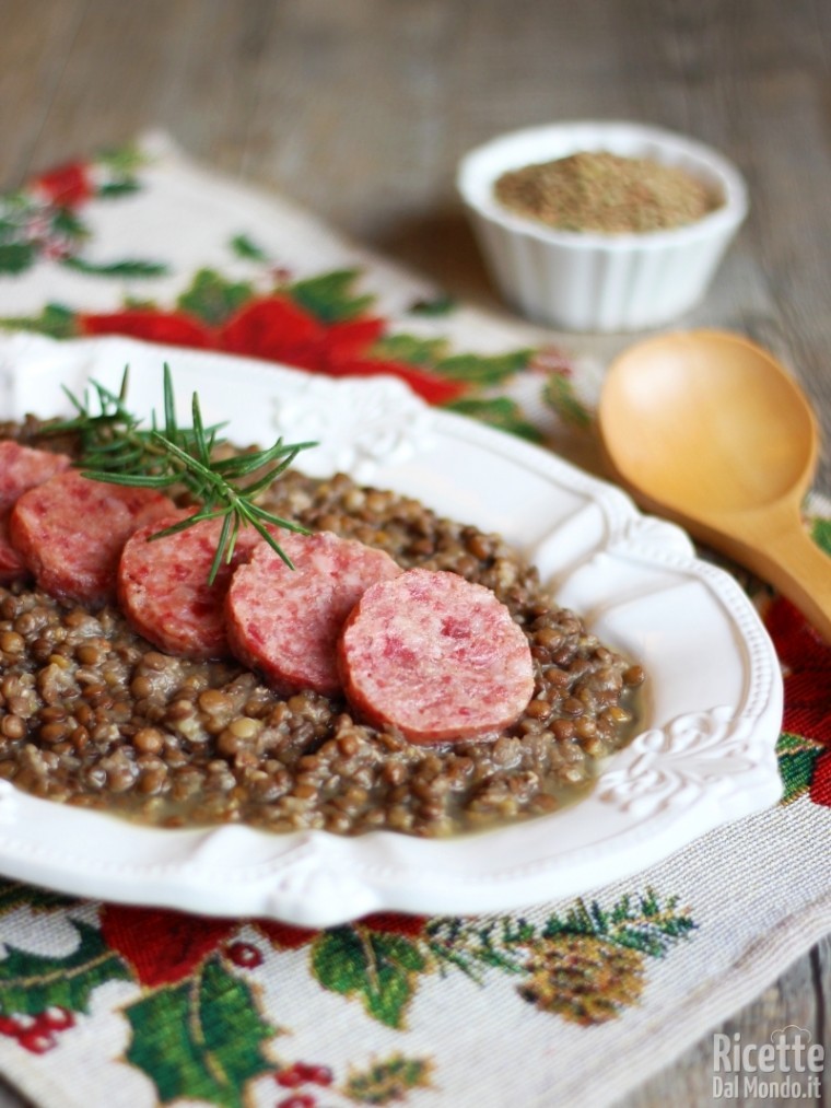 Cotechino Con Lenticchie Ricettedalmondo It