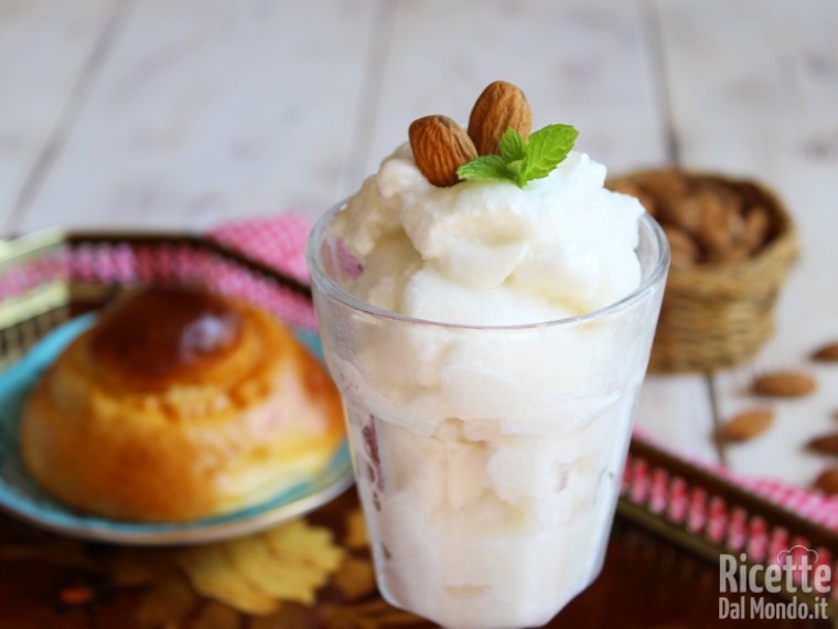 Granita Alle Mandorle Siciliana Ricettedalmondo It