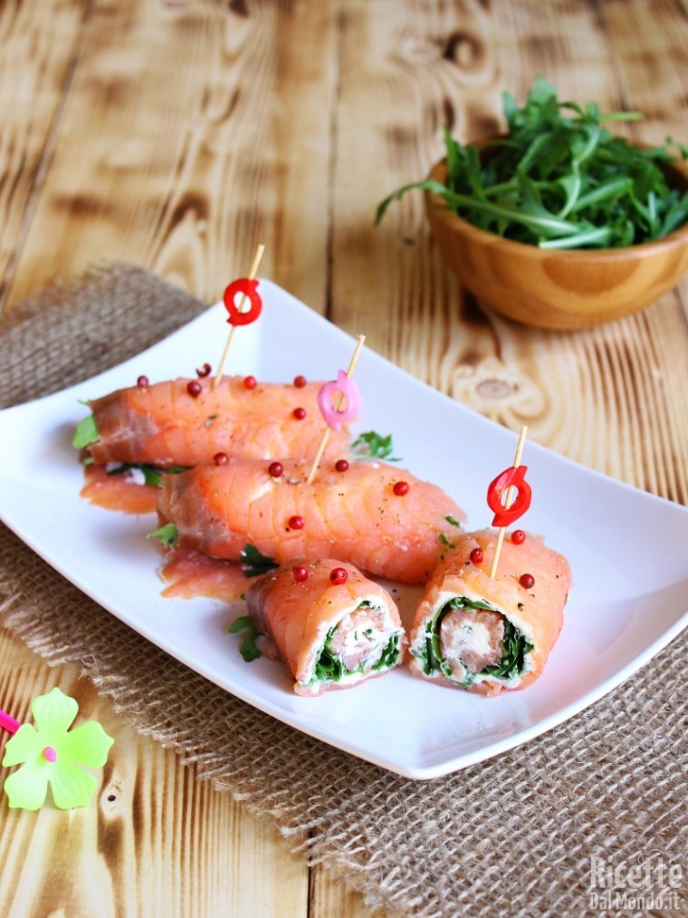 Involtini di salmone affumicato | RicetteDalMondo.it