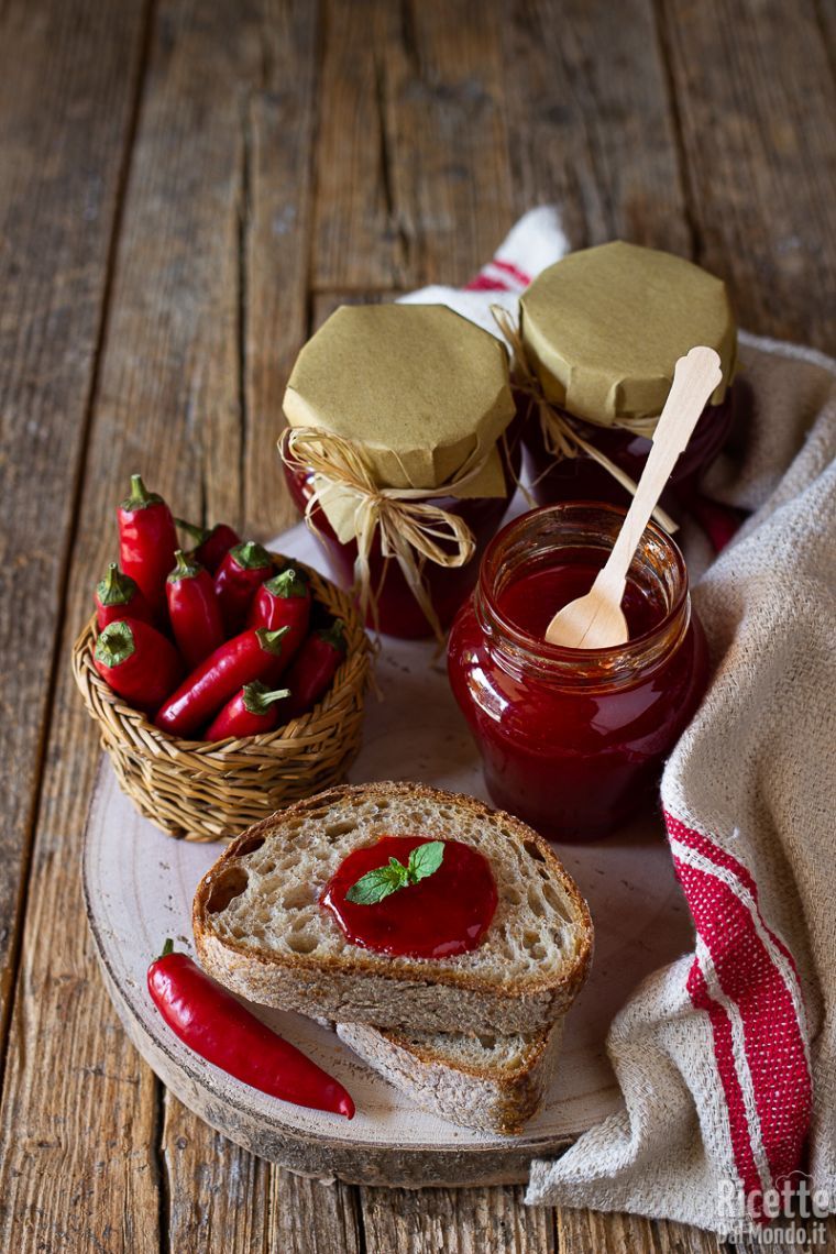 Marmellata Di Peperoncini Piccanti La Bomba Calabra Fatta In Casa