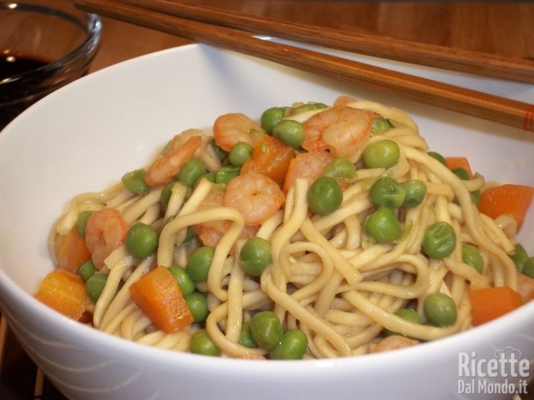 Noodles con Verdure e Gamberetti - Ricette Asia e Medio Oriente
