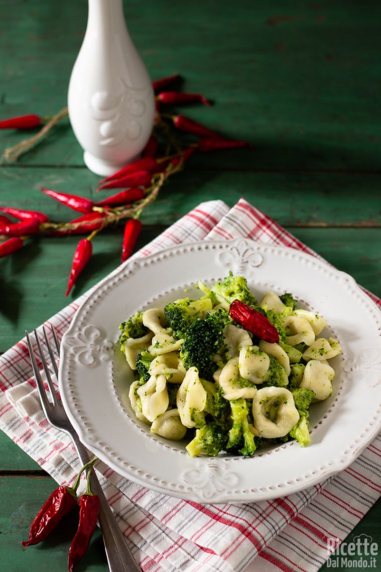 Orecchiette and broccoli – Cibo Autentico