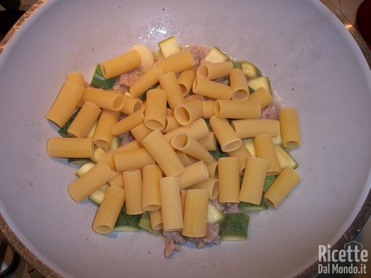 Pasta Risottata Con Salsiccia E Zucchine