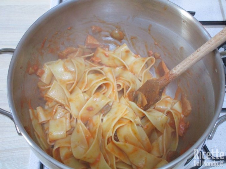 Pappardelle Alla Boscaiola Con Porcini | RicetteDalMondo