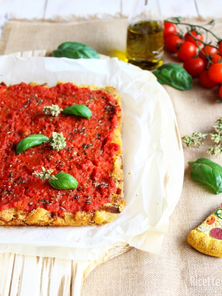 Pizza di pane raffermo avanzato | RicetteDalMondo.it