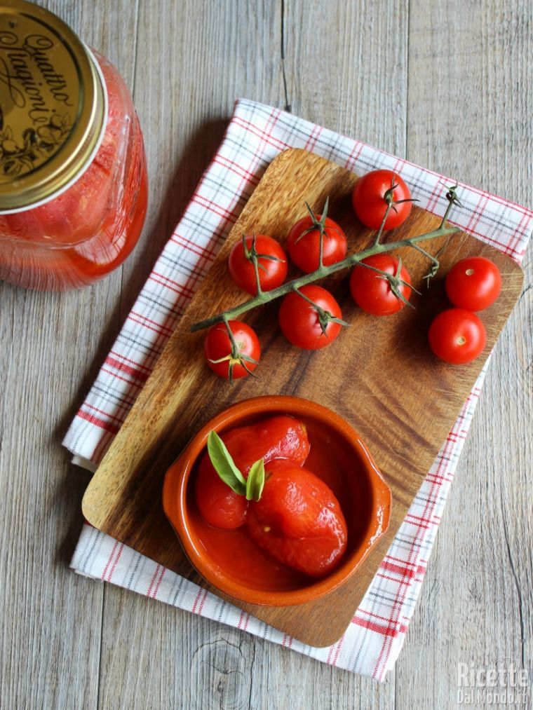 Pomodori Pelati Fatti In Casa Ricettedalmondo It