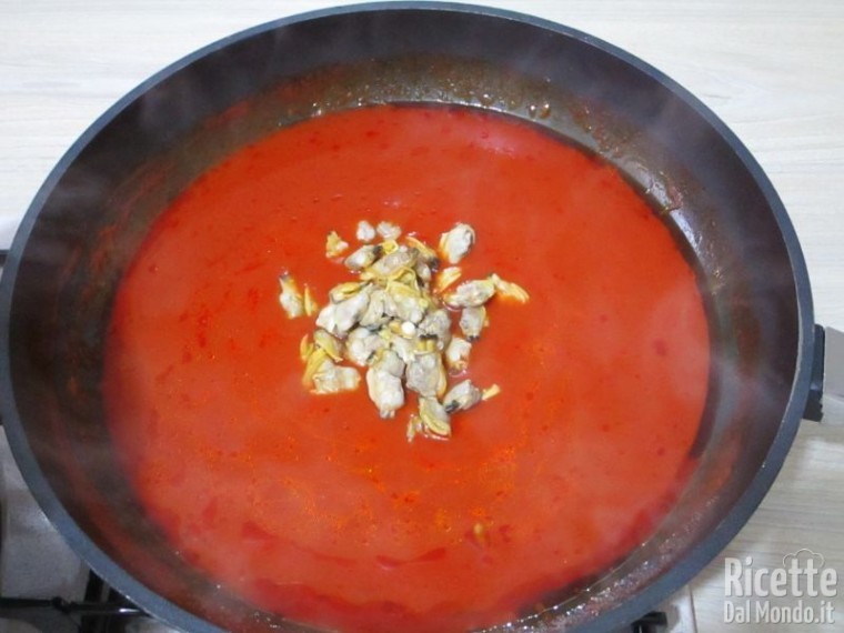 Spaghetti Alle Vongole Al Pomodoro | RicetteDalMondo.it