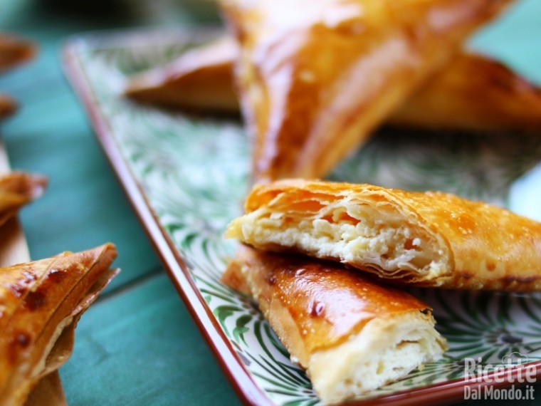 Tiròpita di pasta fillo con ricotta e feta