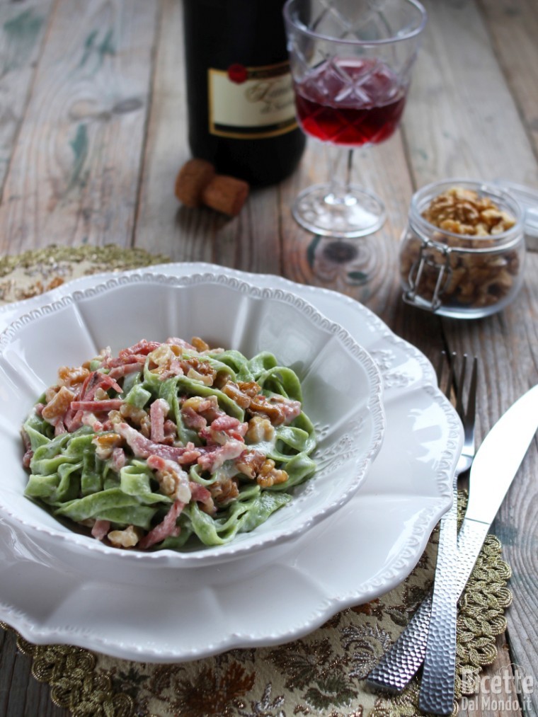 Ricetta tagliatelle verdi con stracchino