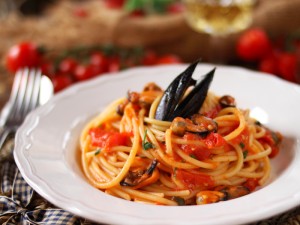 Spaghetti Alle Vongole Al Pomodoro | RicetteDalMondo.it